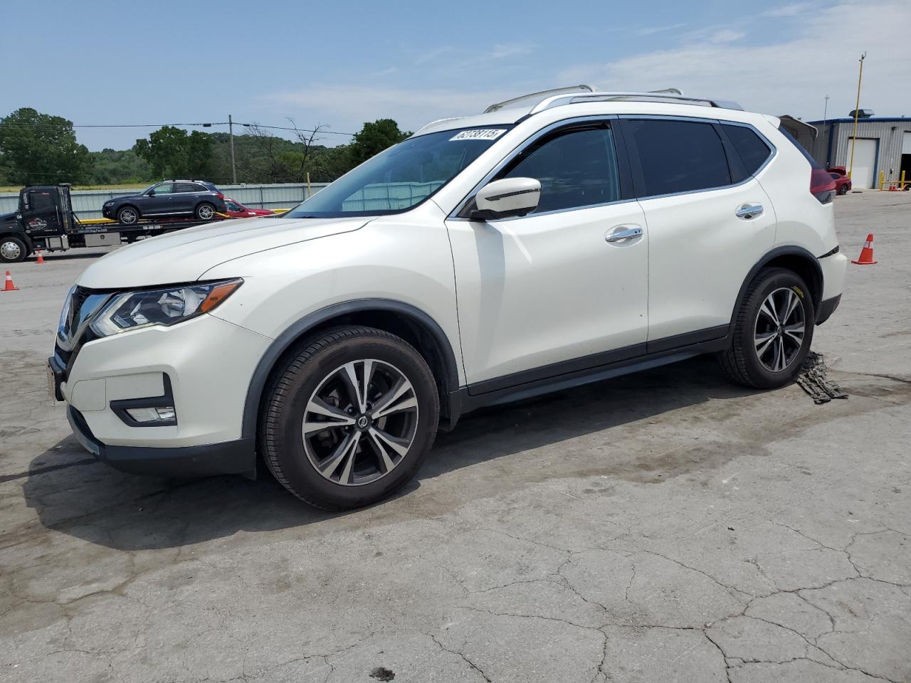 NISSAN ROGUE 2019 JN8AT2MT7KW266258