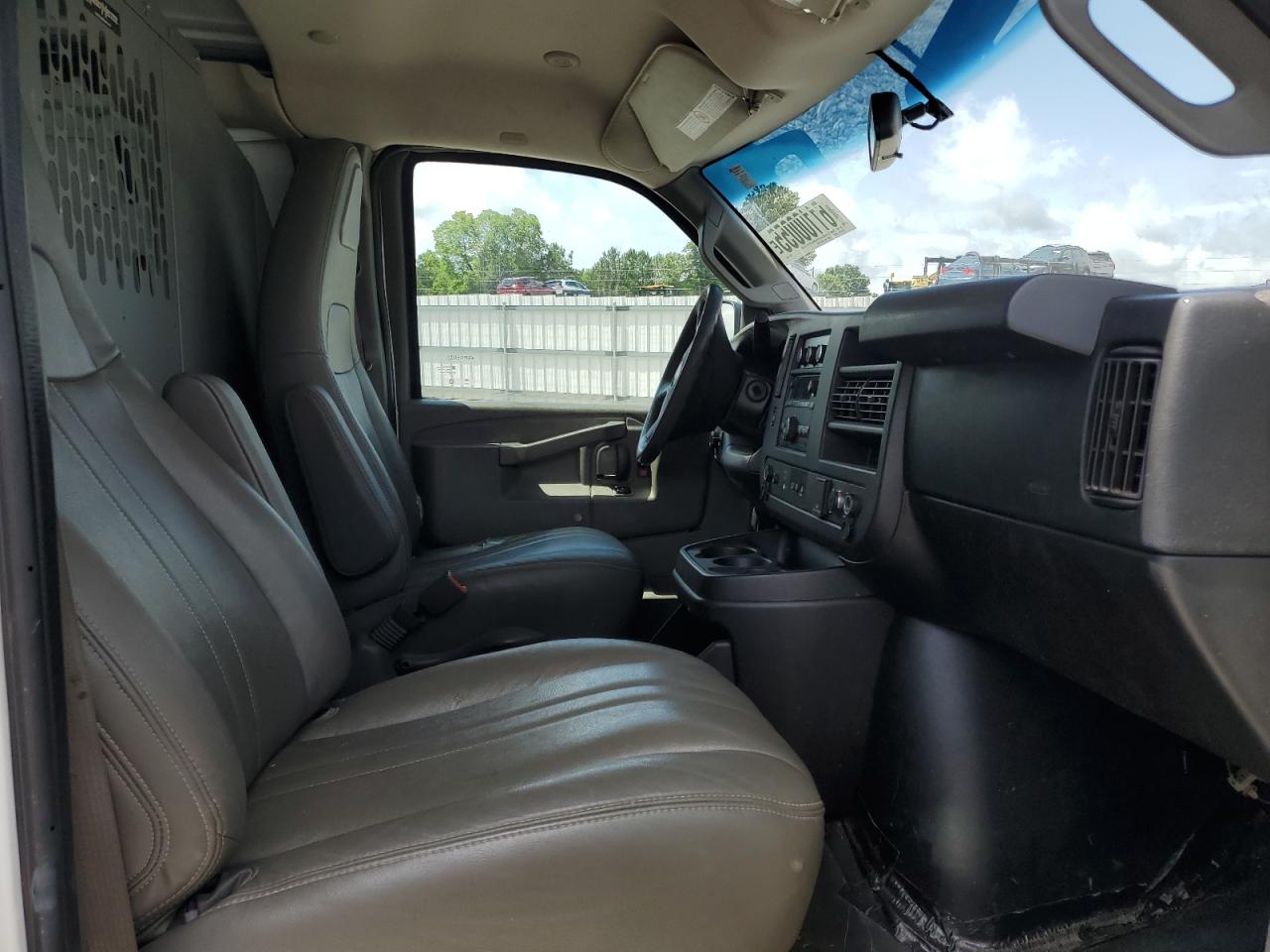 2018 GMC Savana G2500 VIN: 1GTW7AFG8J1342601 Lot: 61100055