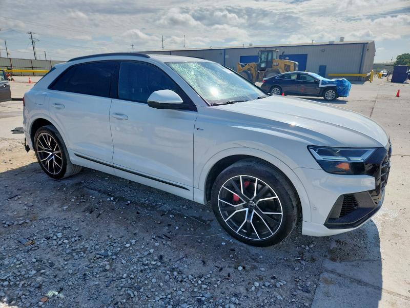  AUDI Q8 2020 Белы