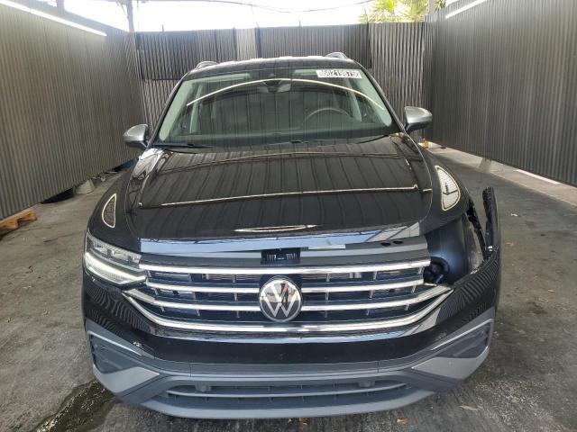  VOLKSWAGEN TIGUAN 2024 Чорний