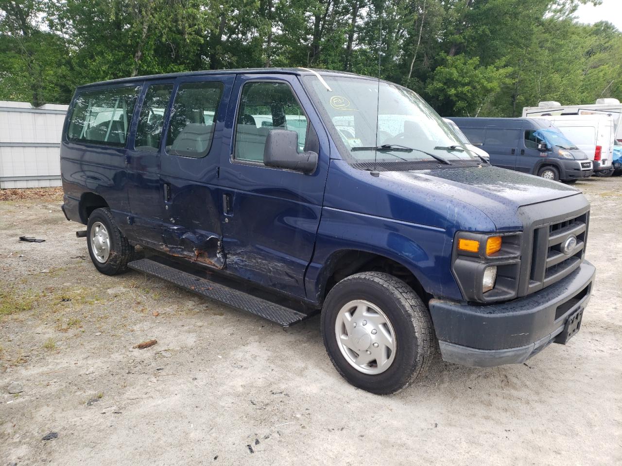 FORD ALL Models 2011 VIN 1FBNE3BL8BDA38379 zdjęcie 4