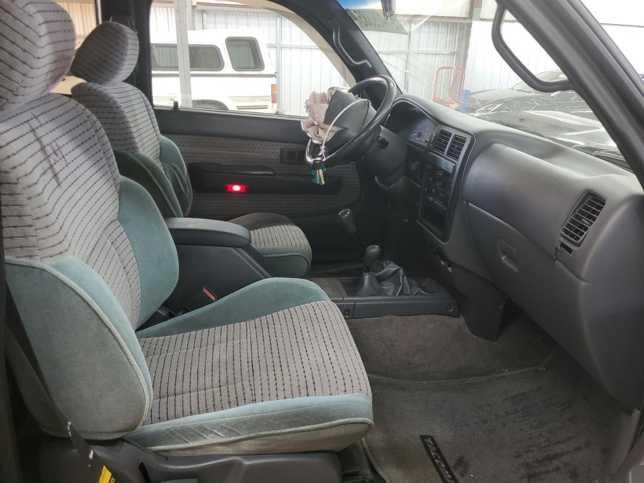 1996 Toyota Tacoma Xtracab Sr5 VIN: 4TAWN74N2TZ217393 Lot: 61409385
