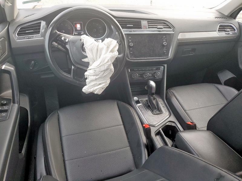  VOLKSWAGEN TIGUAN 2021 Серебристый