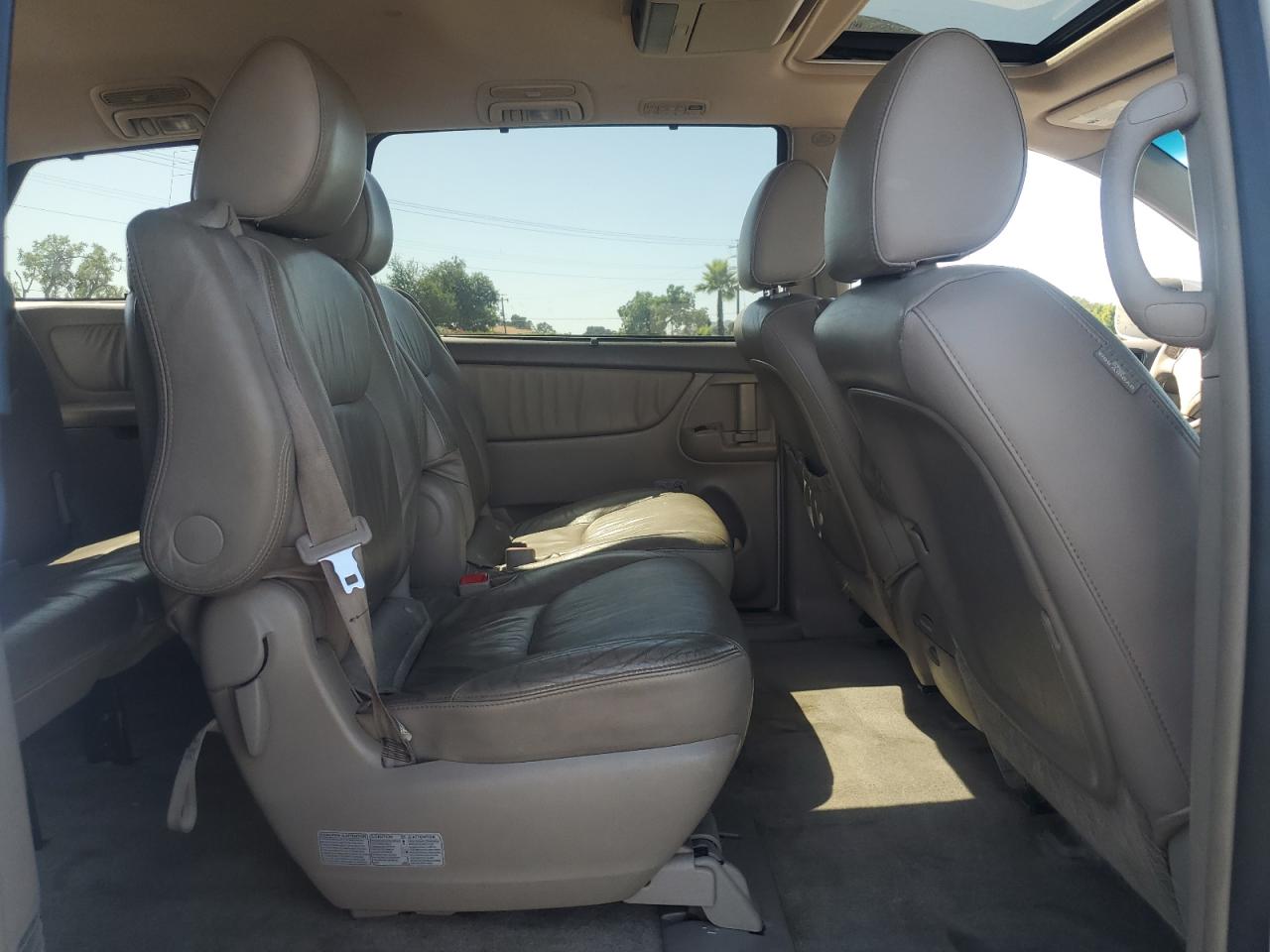 TOYOTA All Models 2009 VIN 5TDBK22C09S026209 photo 11