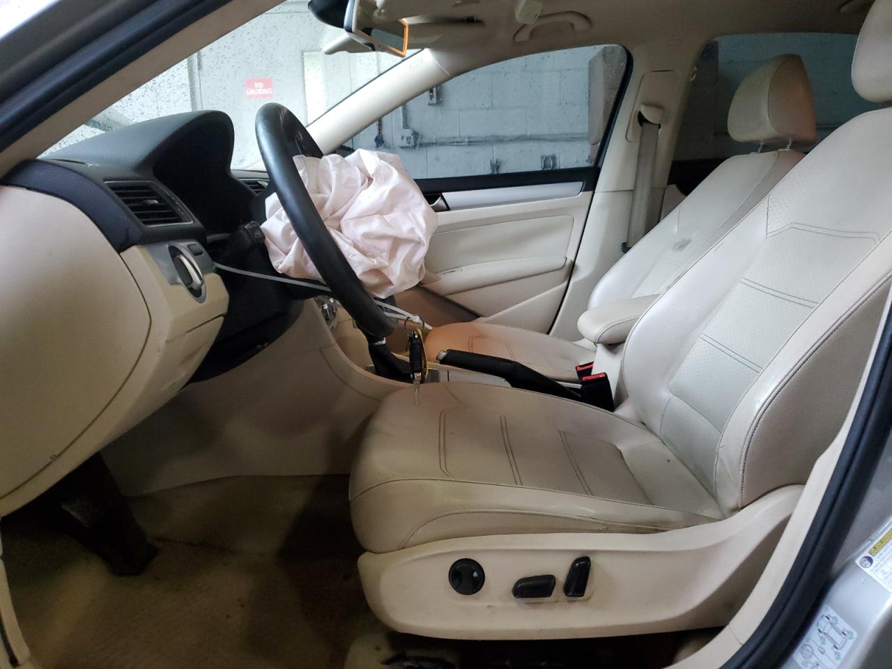 VOLKSWAGEN PASSAT 2012 VIN 1VWBH7A30CC030229 zdjęcie 7
