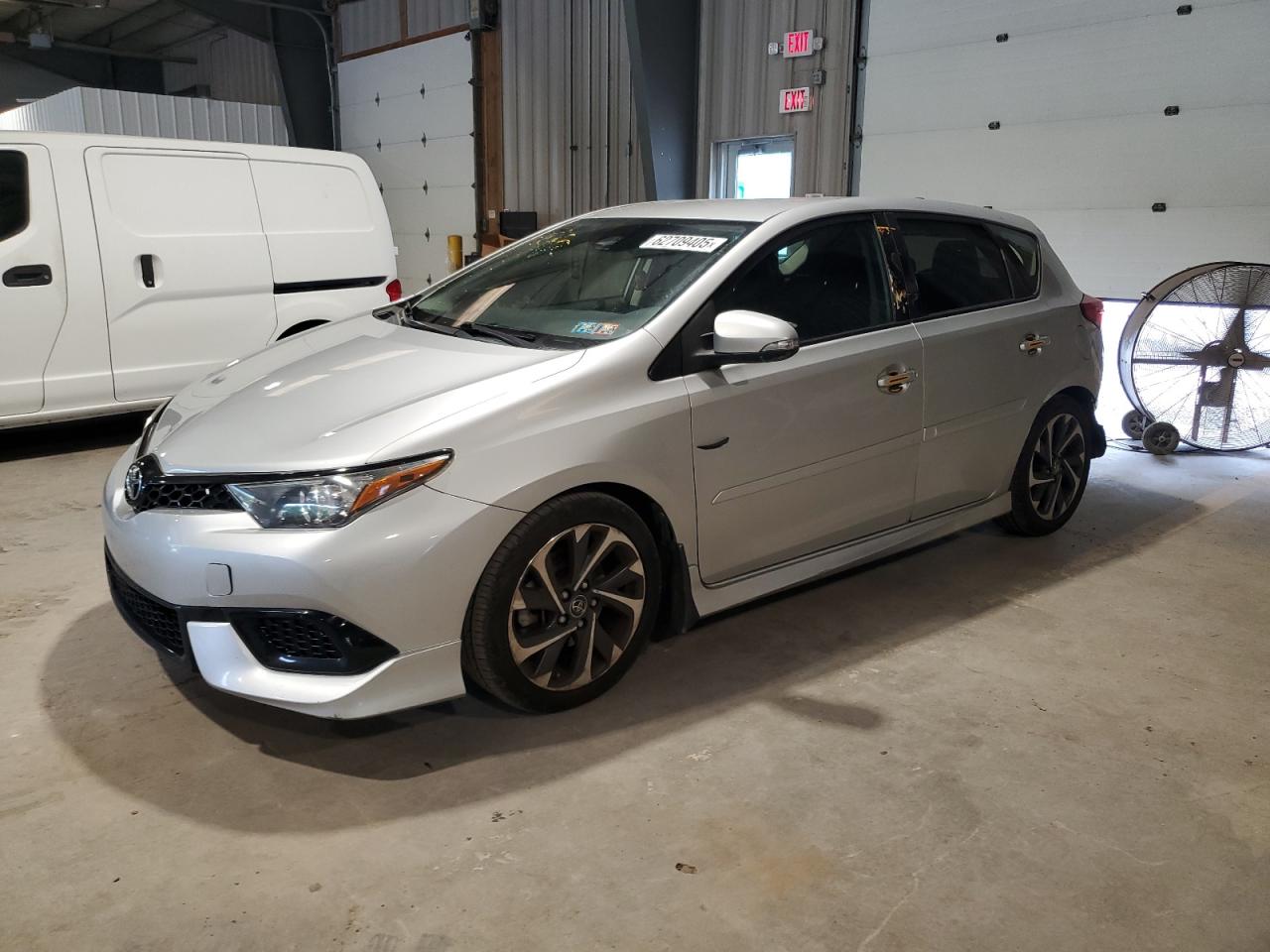 2018 Toyota Corolla Im VIN: JTNKARJE3JJ557609 Lot: 62709405