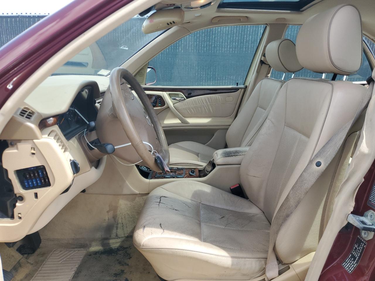 2001 Mercedes-Benz E 320 VIN: WDBJF65J51B258574 Lot: 61966765