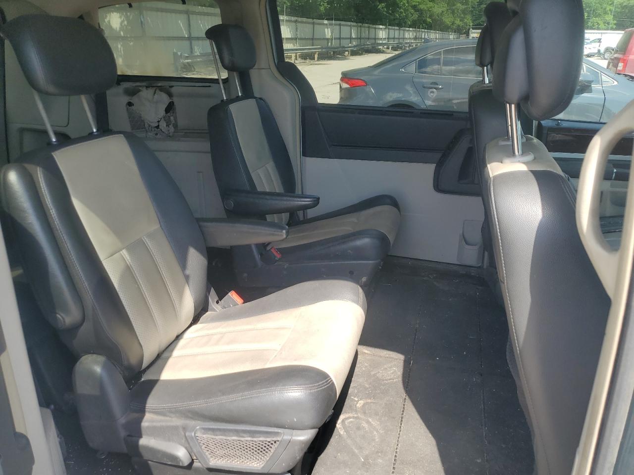 2010 Chrysler Town & Country Touring Plus VIN: 2A4RR8D19AR398096 Lot: 62332725