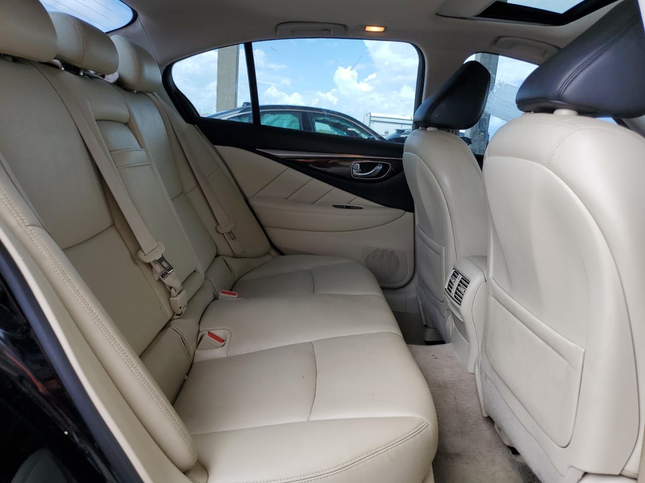 2018 Infiniti Q50 Luxe VIN: JN1EV7AR0JM435725 Lot: 62113625