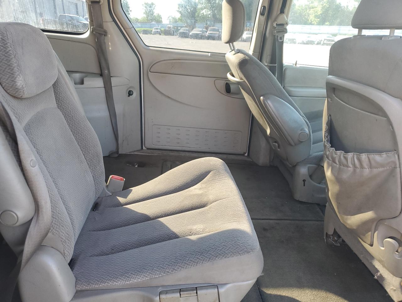 2005 Chrysler Town & Country Lx VIN: 2C4GP44RX5R586505 Lot: 62145725