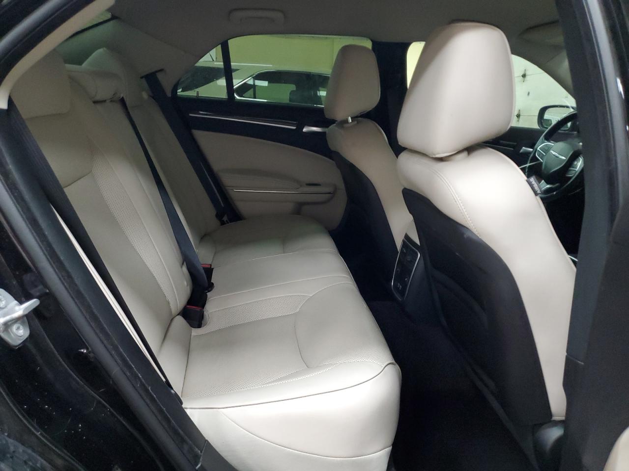 2018 Chrysler 300 Limited VIN: 2C3CCAKGXJH137775 Lot: 62379205