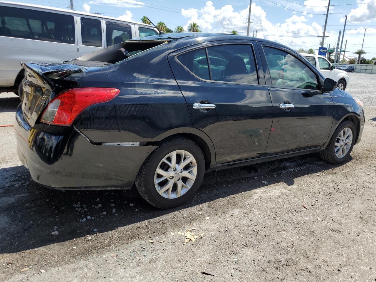 NISSAN VERSA 2018 VIN 3N1CN7AP1JL878482 zdjęcie 3
