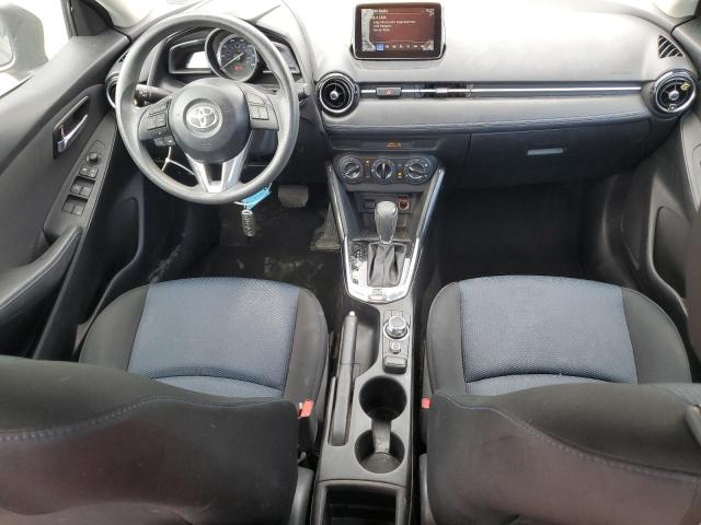 Sedans TOYOTA YARIS 2017 Granatowy