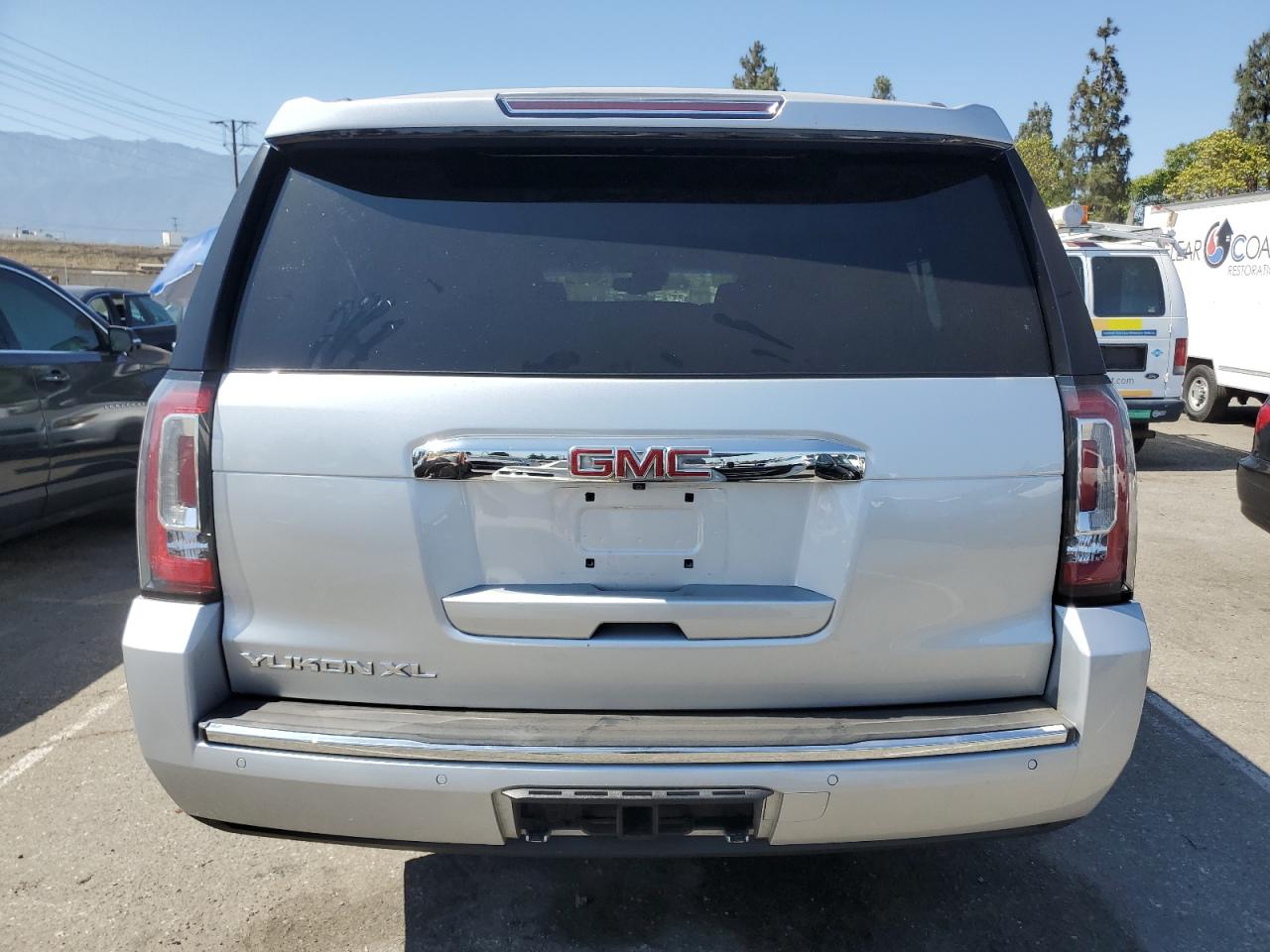 2018 GMC Yukon Xl Denali VIN: 1GKS1HKJ3JR243345 Lot: 62831775