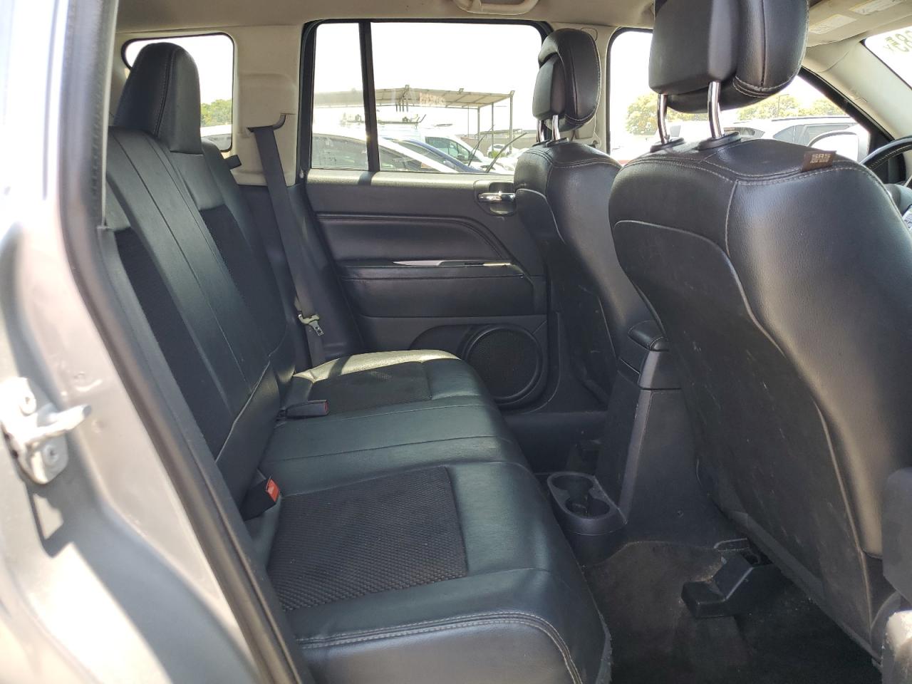 2016 Jeep Compass Latitude VIN: 1C4NJCEA8GD692985 Lot: 61872985