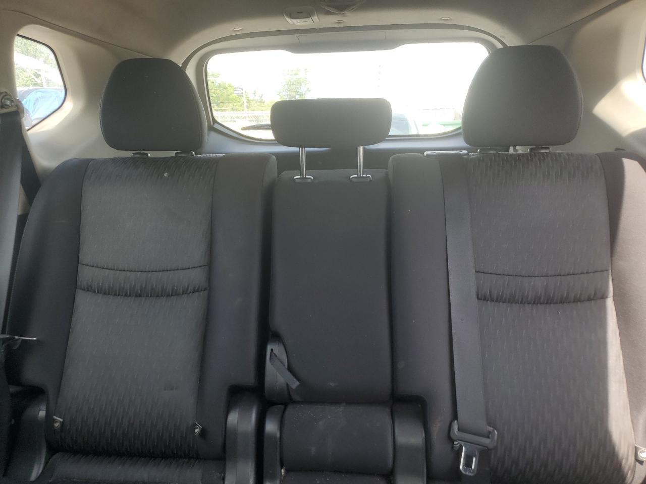 2018 Nissan Rogue S VIN: JN8AT2MTXJW461558 Lot: 62943675