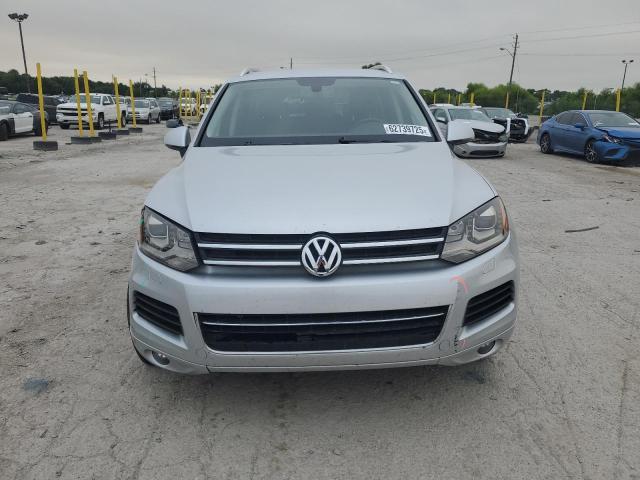  VOLKSWAGEN TOUAREG 2013 Srebrny