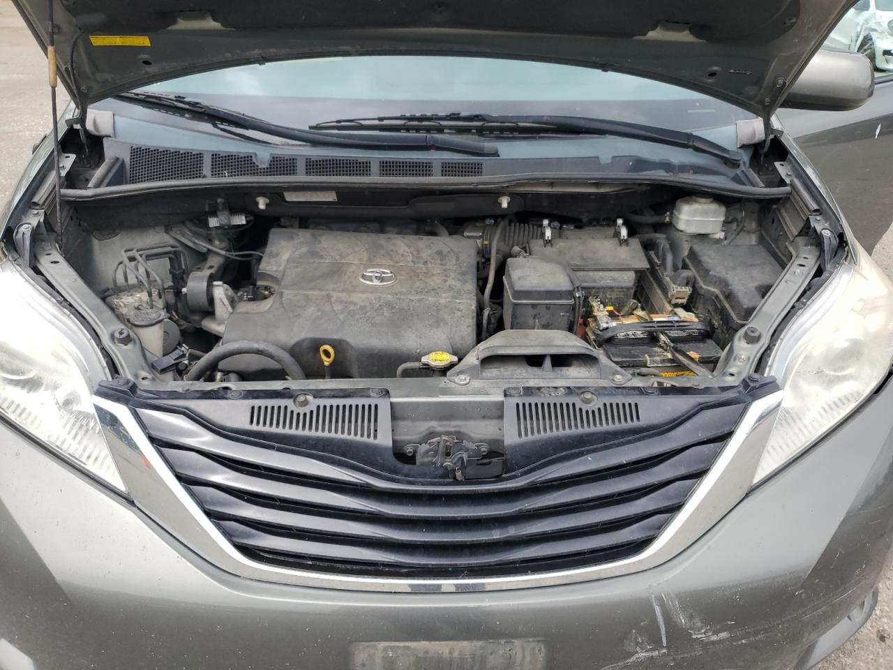TOYOTA All Models 2011 VIN 5TDKK3DCXBS126391 фото 12