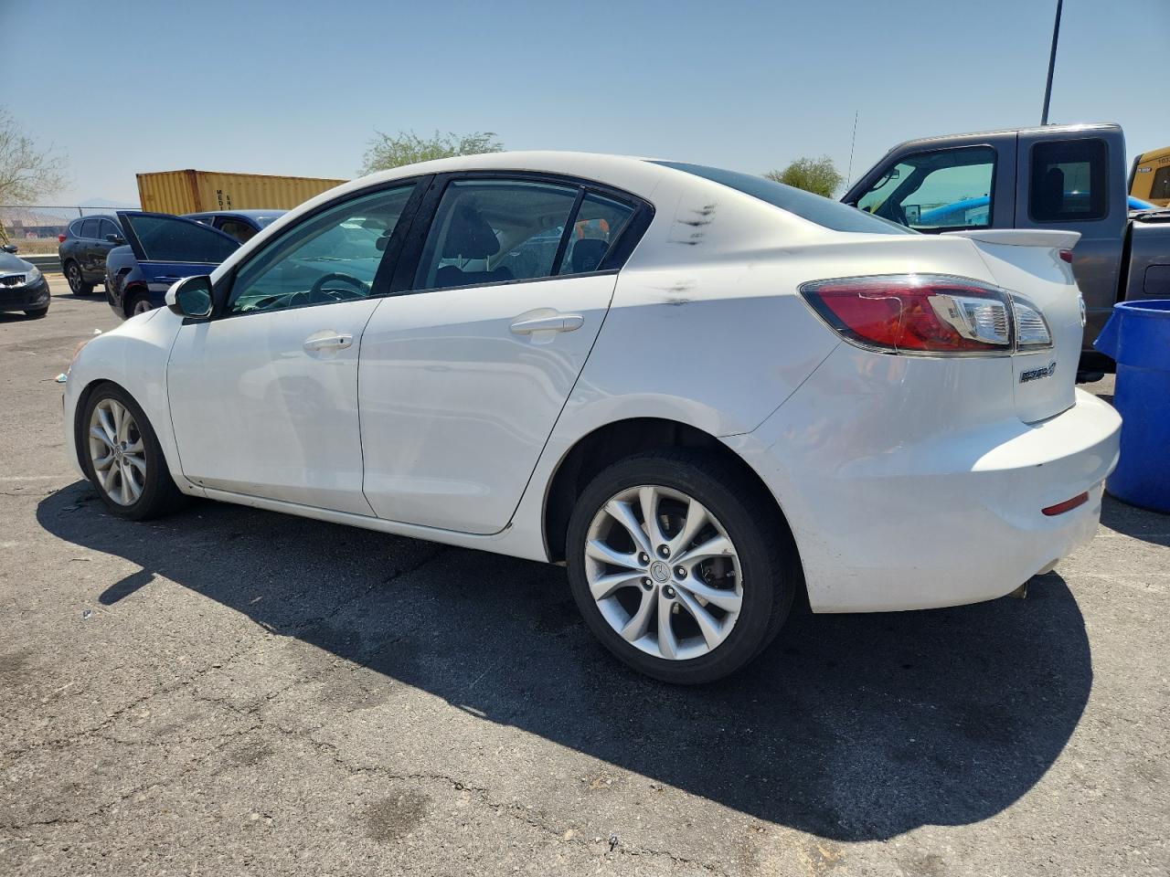 MAZDA MAZDA3 2011 VIN JM1BL1U53B1431294 фото 2
