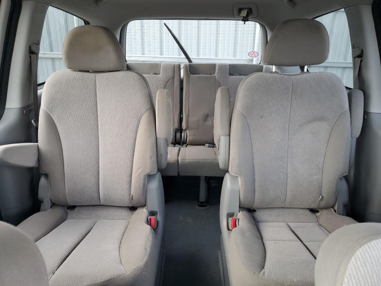 2011 Kia Sedona Lx VIN: KNDMG4C72B6409338 Lot: 61506125