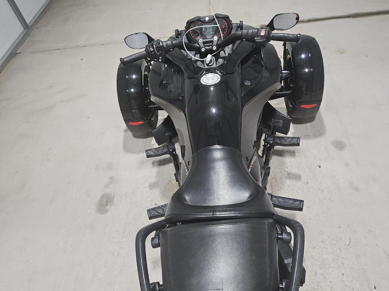 CAN-AM SPYDER 2018 VIN 2BXRDDE20JV000642 photo 6