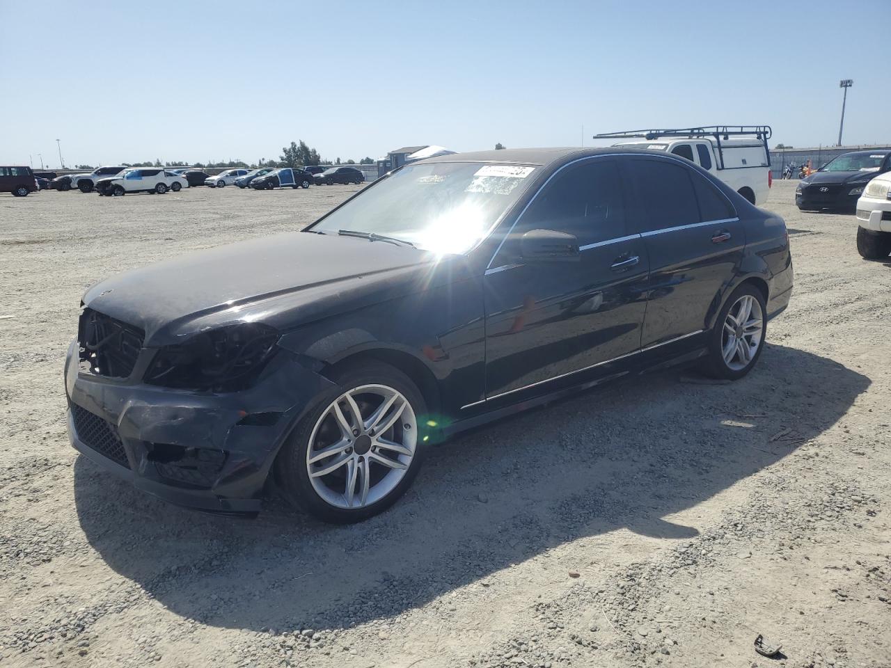 WDDGF4HB4DA805824 MERCEDES-BENZ C-CLASS Photo 1