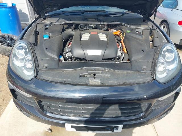 2017 PORSCHE CAYENNE PL