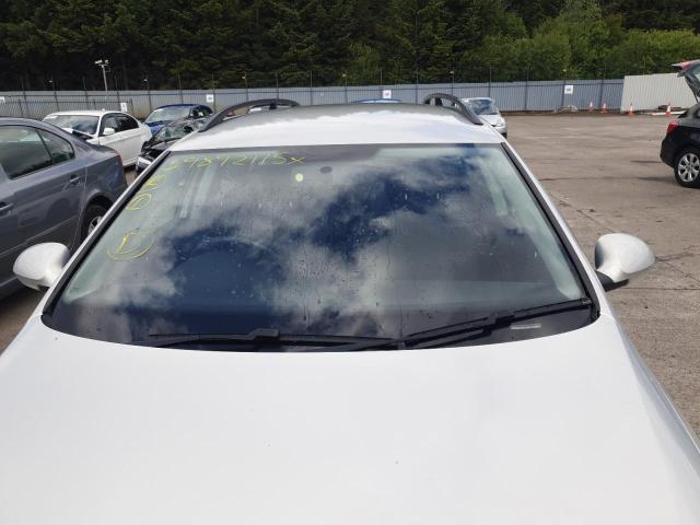 2010 VOLKSWAGEN PASSAT S T