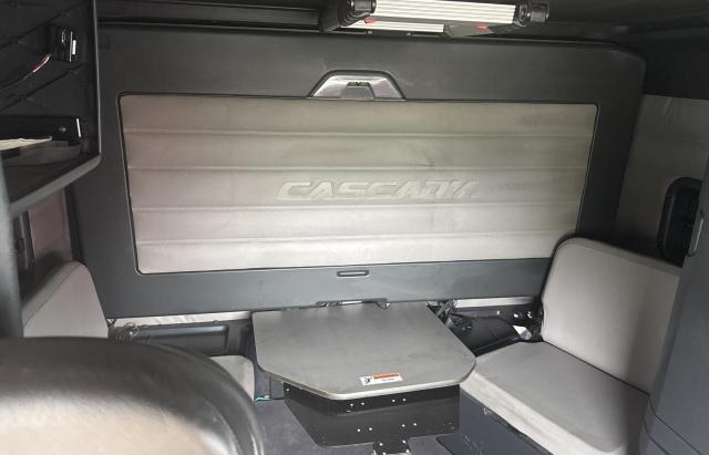 2019 FREIGHTLINER CASCADIA 126   