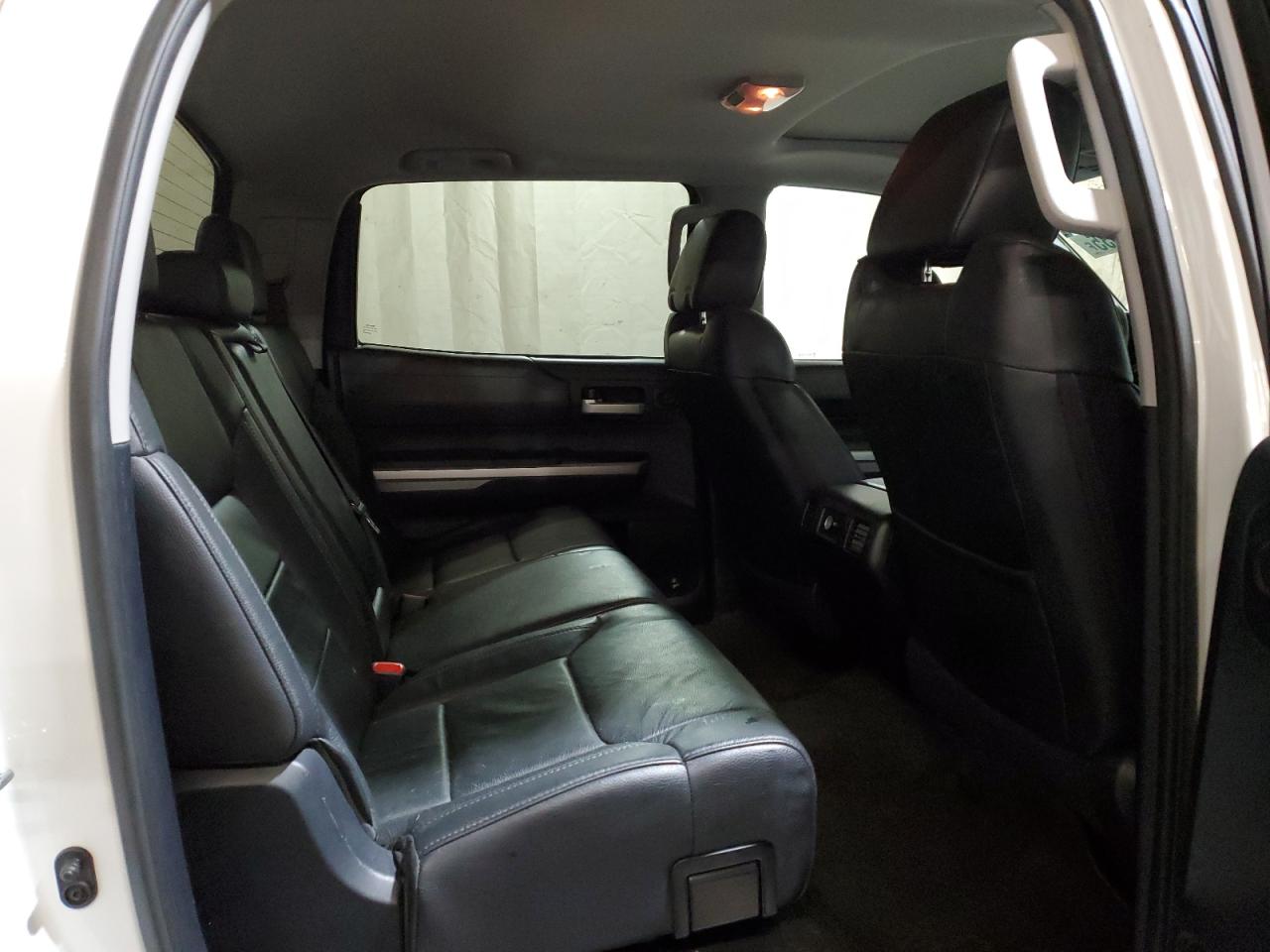 2015 Toyota Tundra Crewmax Limited VIN: 5TFHW5F19FX452611 Lot: 61103335