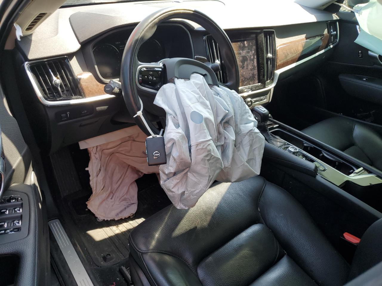 2018 Volvo S90 T6 Momentum VIN: LVY992MK4JP007216 Lot: 61868155