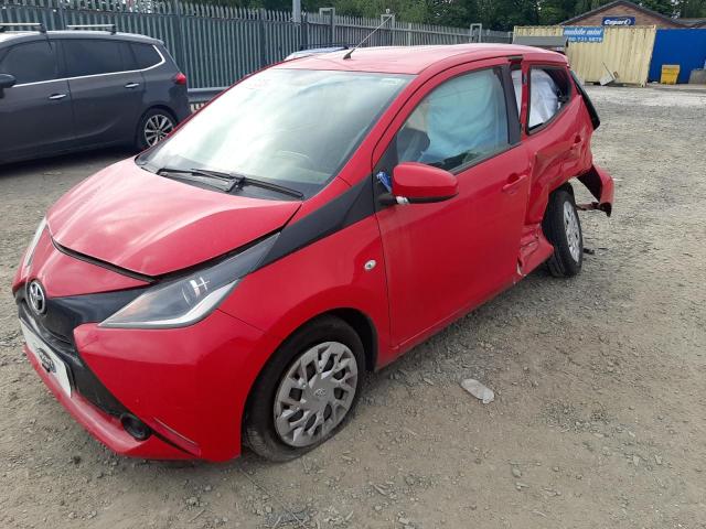TOYOTA AYGO X-PLA 2015