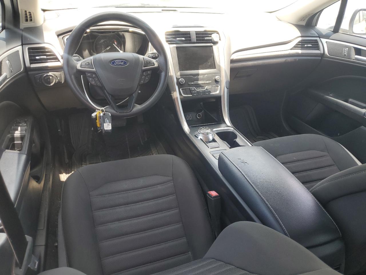 2019 Ford Fusion Se VIN: 3FA6P0LUXKR119302 Lot: 54031845