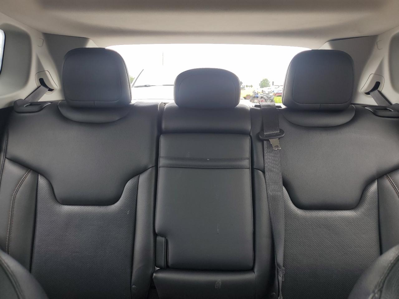 2018 Jeep Compass Limited VIN: 3C4NJDCB3JT135727 Lot: 60336565