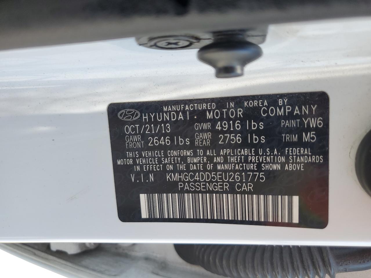 2014 Hyundai Genesis 3.8L VIN: KMHGC4DD5EU261775 Lot: 61387075