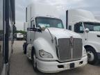 2014 Kenworth T680 Semi Truck for Sale in Bridgeton, MO - Normal Wear