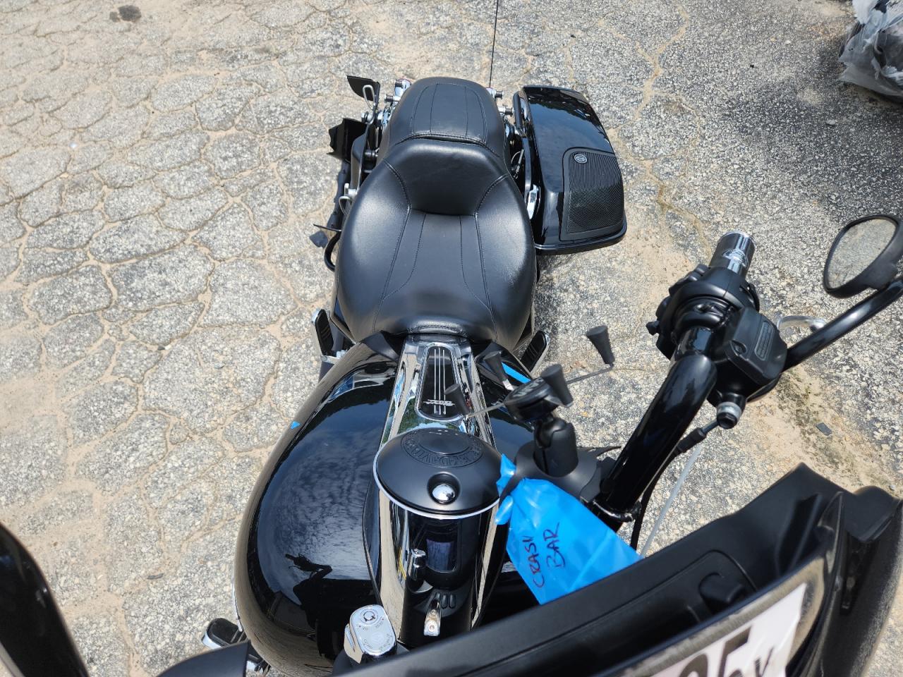 HARLEY-DAVIDSON FL 2019 VIN 1HD1KBC12KB647553 zdjęcie 5