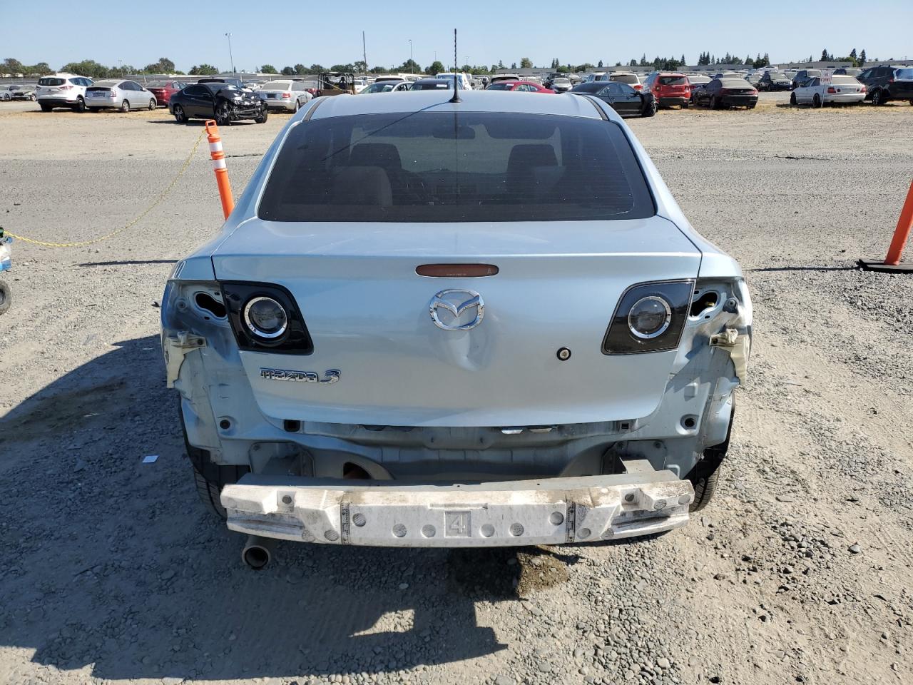 2007 Mazda 3 I VIN: JM1BK32G871670933 Lot: 62181025