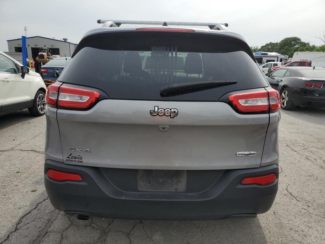 2016 Jeep Cherokee Latitude VIN: 1C4PJMCB1GW100647 Lot: 60150845