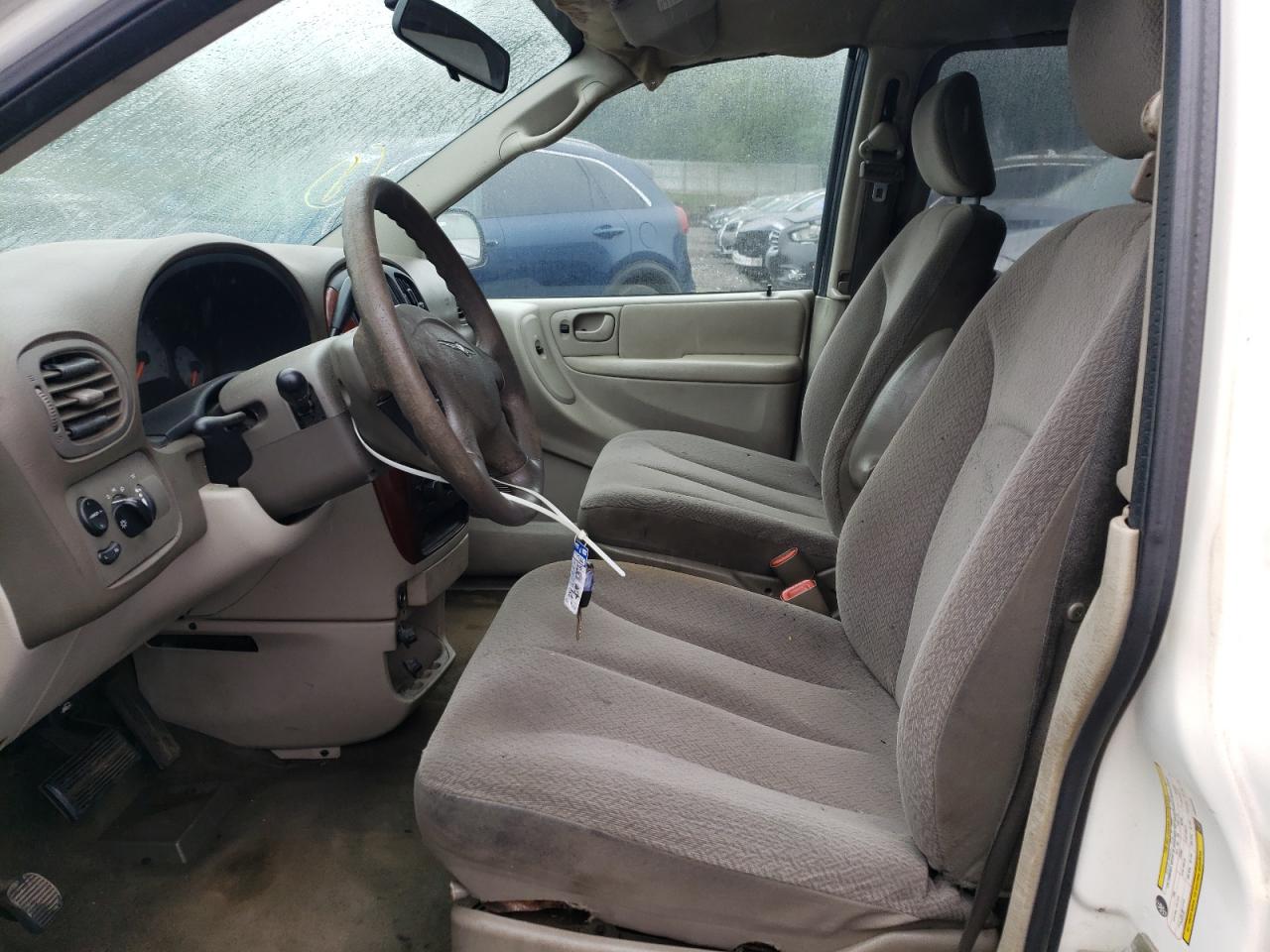 2C4GP44RX5R586505 2005 Chrysler Town & Country Lx