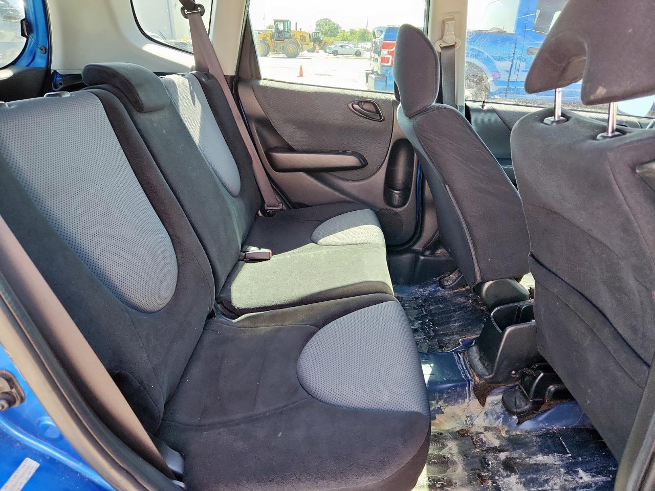 2007 Honda Fit S VIN: JHMGD38677S001561 Lot: 60929645