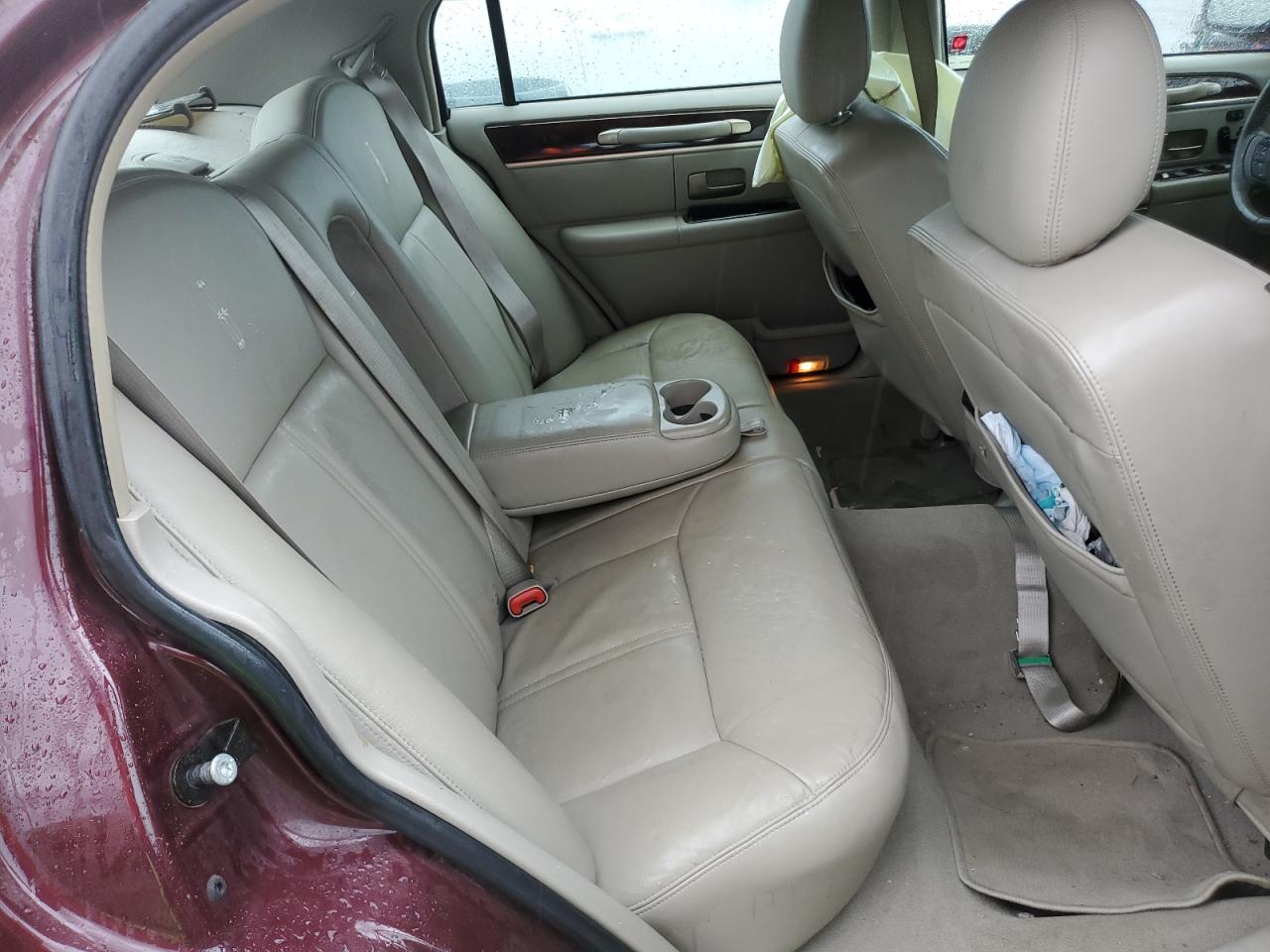 2010 Lincoln Town Car Signature Limited VIN: 2LNBL8CV2AX632079 Lot: 59309045