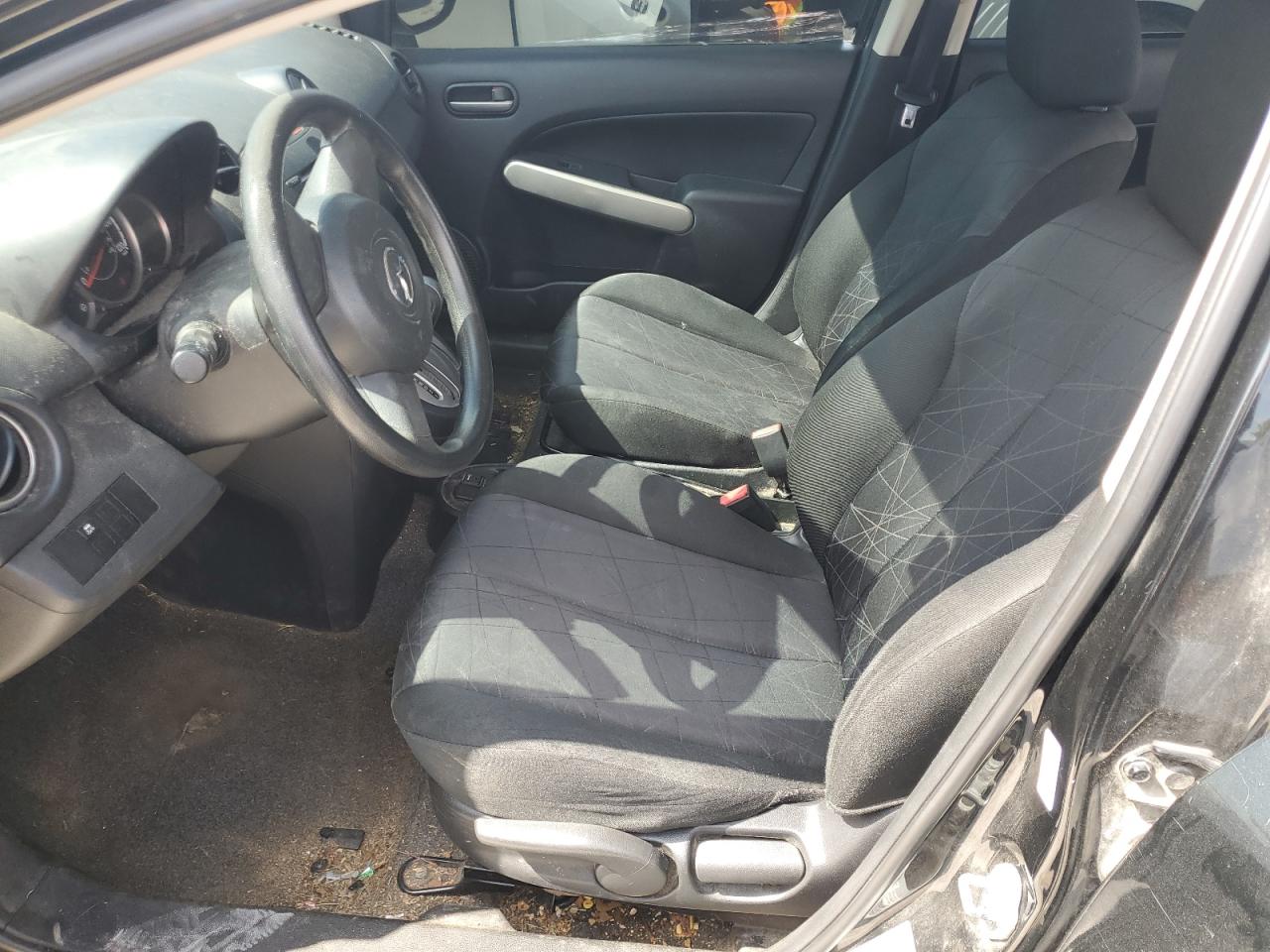 2014 Mazda Mazda2 Sport VIN: JM1DE1KZ2E0182635 Lot: 62562345