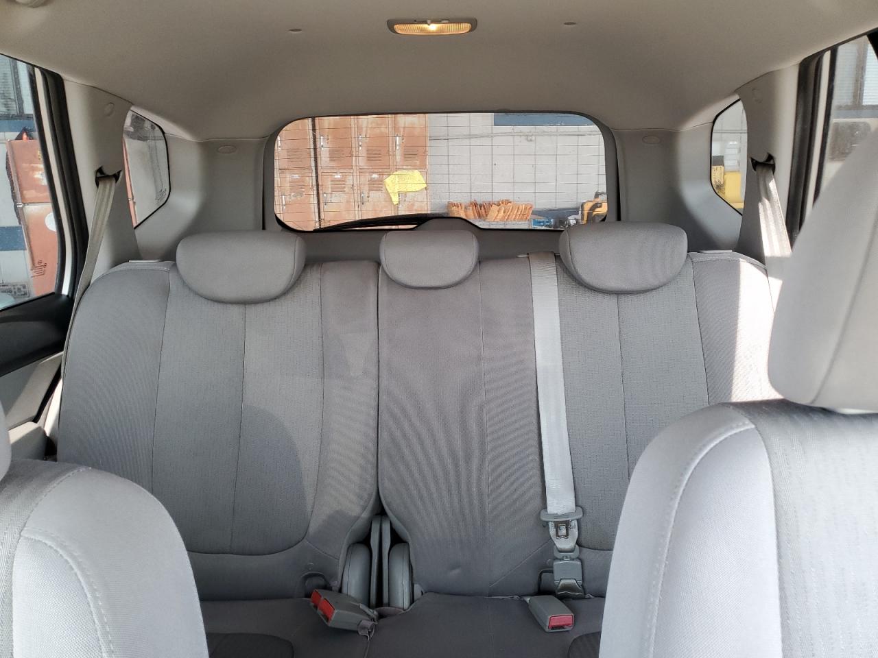 2008 Kia Rondo Base VIN: KNAFG525187175286 Lot: 60478555