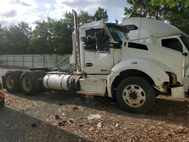 2016 Kenworth T880 Semi Truck