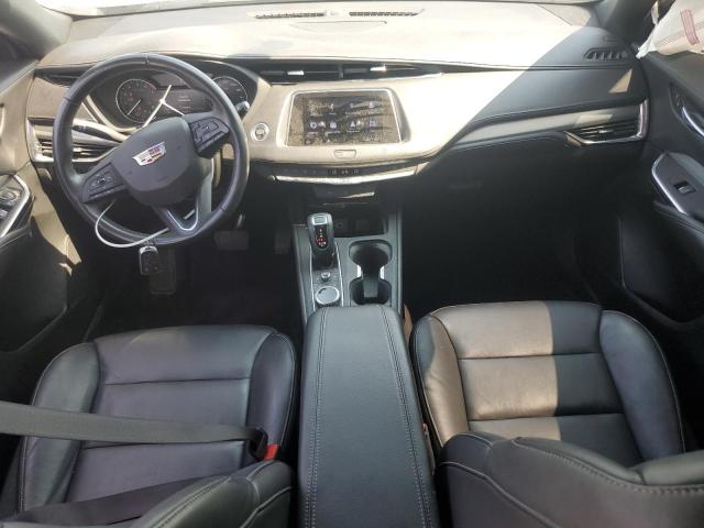  CADILLAC XT4 2019 Srebrny