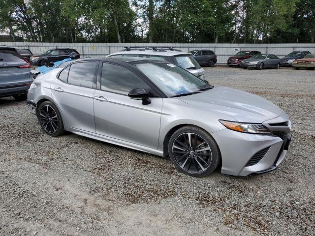  TOYOTA CAMRY 2019 Srebrny
