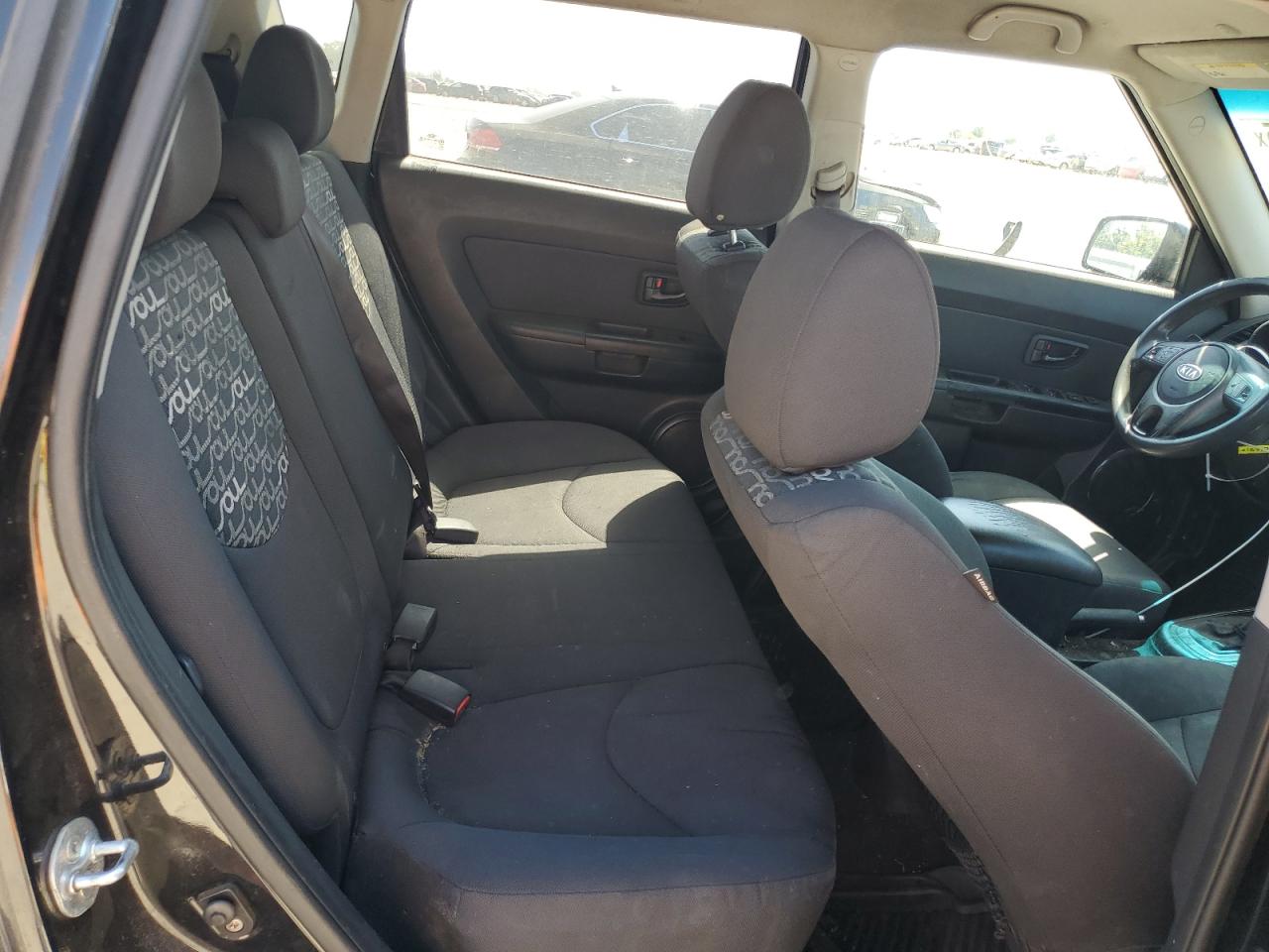 2011 Kia Soul + VIN: KNDJT2A28B7284091 Lot: 60278895