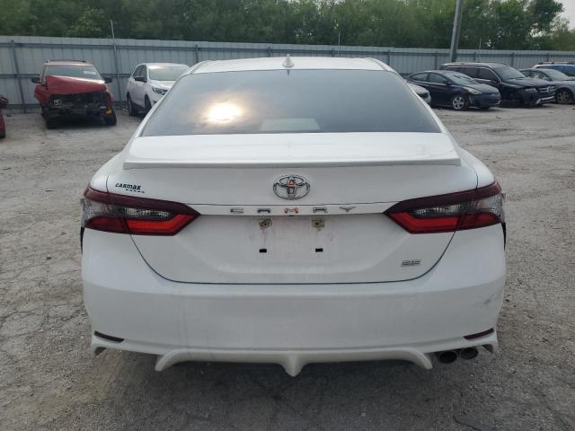  TOYOTA CAMRY 2021 Белый