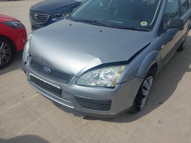 2005 FORD FOCUS LX A
